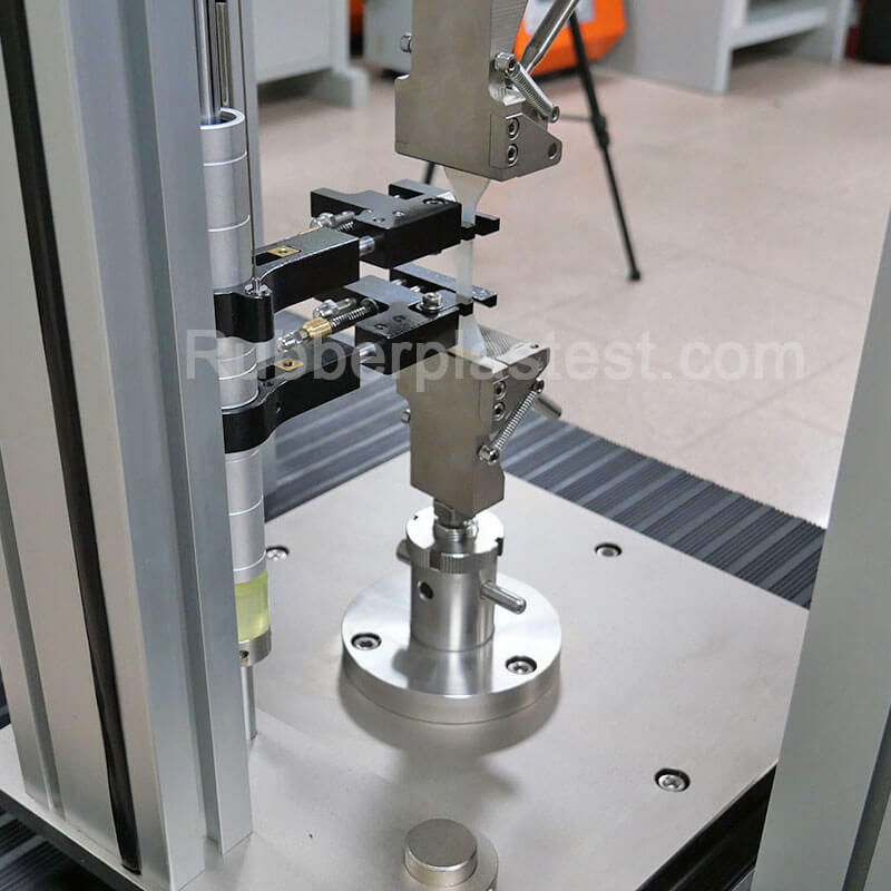 grips of tensile testing machine